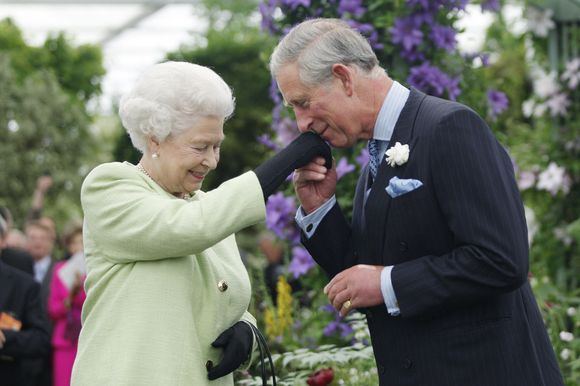 AFP/„Scanpix“ nuotr./Princas Charlesas savo motinai Elizabeth II suteikė daug skausmo. 