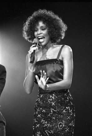Whitney Houston (1988 m.)