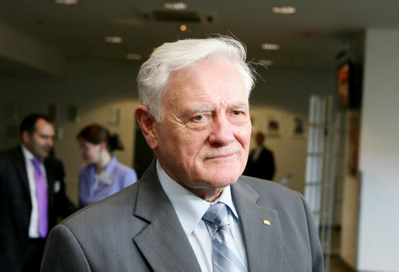 Prezidentas Valdas Adamkus teigia, kad JAV PRG skydo elementų dislokavimas Lenkijos teritorijoje nekelia grėsmės Baltijos šalims.