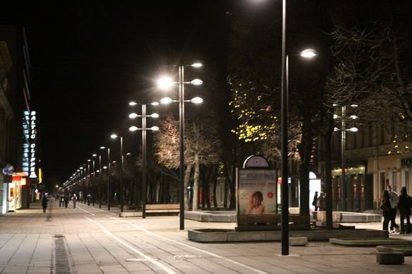 Naktinė Laisvės alėja