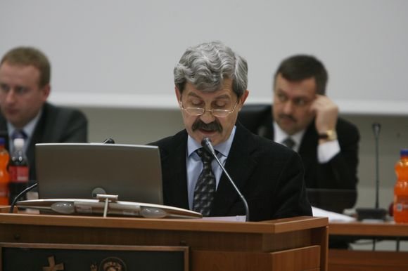 Anot E.Kačkaus, rudeninės biudžeto surinkimo prognozės – liūdnos. Metus miestas baigs su maždaug 50 mln. Lt skyle biudžete.