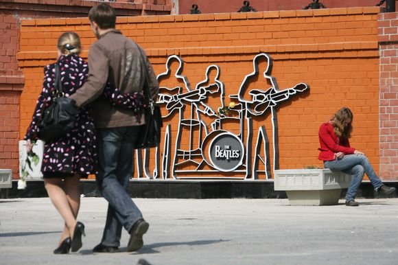 Sibiro mieste Jekaterinburge pastatytas paminklas legendinei grupei „The Beatles“.
