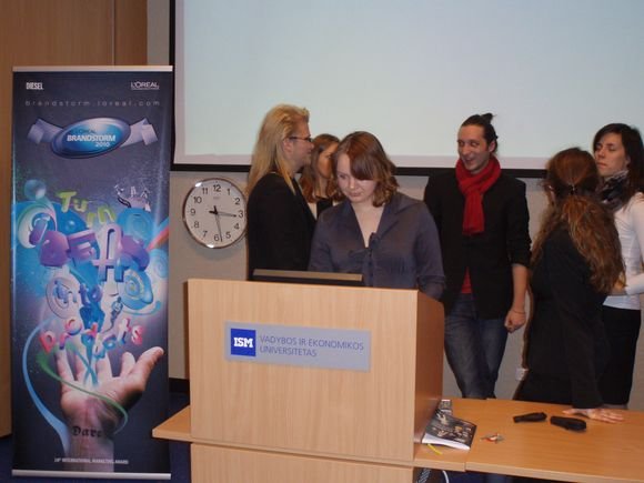 Trys ISM studentų komandos atstovaus Lietuvai „L'Oreal Brandstorm 2010“ konkurse.