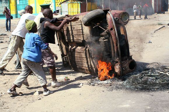 Riaušės Mozambike.