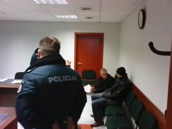 Klausimus dėl suėmimo teismas sprendžia už uždarų durų.