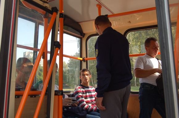 Keleivių patirtis rodo, jog su kontrolieriais sostinėje geriau nejuokauti ir nesipykti.