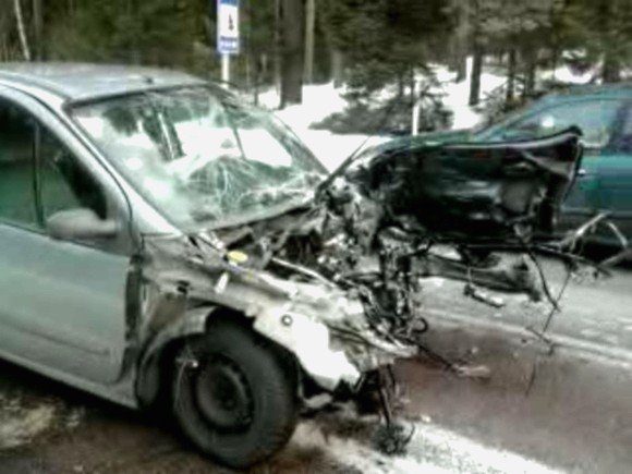 Į avariją pakliuvusio vienatūrio variklis buvo tiesiog išplėštas iš automobilio ir nugarmėjo nuo šlaito.