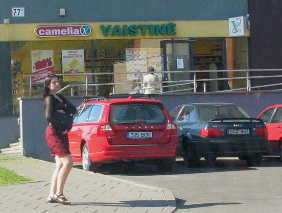 R.Pranckūnaitė įsikūrusi visai netoli teismo rūmų, todėl į posėdžius geru oru ateina pėsčiomis.