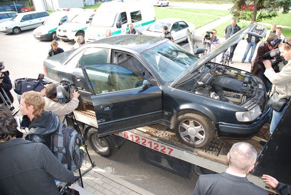 Mašinvagių profesionaliai „tiuninguotas“ automobilis „Audi S6“