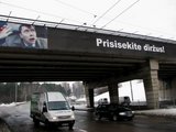 Sauliaus Chadasevičiaus/15min.lt. nuotr./Tokios reklamos nepastebėti, ko gero, neįmanoma.