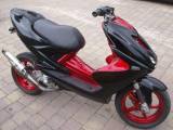 Asmeninio albumo nuotr./&Scaron;is Yamaha Aerox motoroleris, anot jo savininko NEOX'o, yra gražiausias Vilniuje.