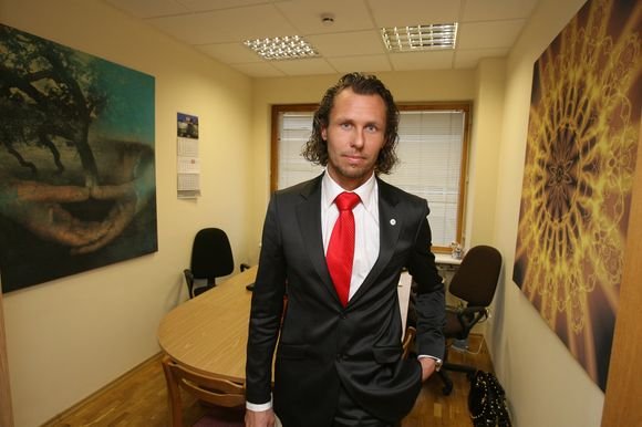 Linas Karalius savo kabinete