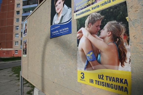 R.Pakso partijos reklama sukėlė jaunuoliams šoką.