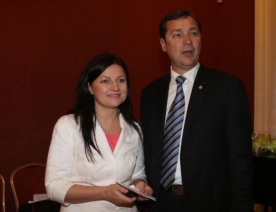 A.Zuokienė su garsiuoju vyru Artūru