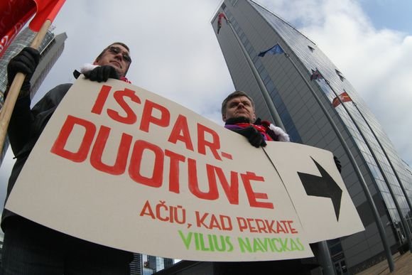 Piketuotojai buvo nusiteikę prieš valdžios planus privatizuoti miestui priklausančias įmones.