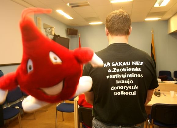 Protestuotojai donorai atėjo į Seimą.