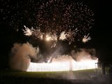 Irmanto Gelūno/15min.lt nuotr./Festivalyje varžėsi trys pirotechnikoų komandos i&scaron; užsienio, pasirodymą surengė ir lietuvių fekerverkų įmonė &bdquo;Blikas&ldquo;. Garsiausias savo dainas renginyje atliko M.Mikutavičius.