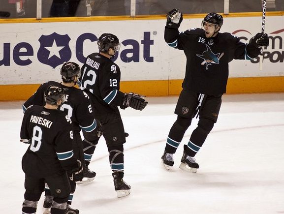 San Chosė ekipa tapo vienvalde NHL Vakarų konferencijos lydere