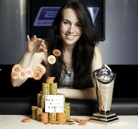 įveikusi 1 240 pokerio žaidėjų čempionės titulą ir 1,25 mln. eurų laimėjo pokerio profesionalė britė Liv Boeree.