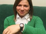 Irmanto Gelūno/15min nuotr./L.Grinčikaitė pozuoja su prizu - „Swatch“ laikrodžiu