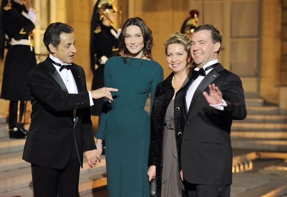D.Medvedevas ir N.Sarkozy su žmonomis