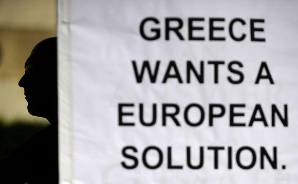 Europos Sjunga gelbėja Graikiją
