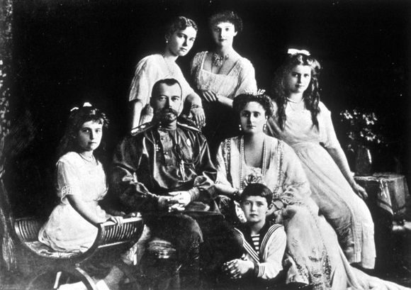 Rusijos imperatorius Nikolajus II ir jo šeima 