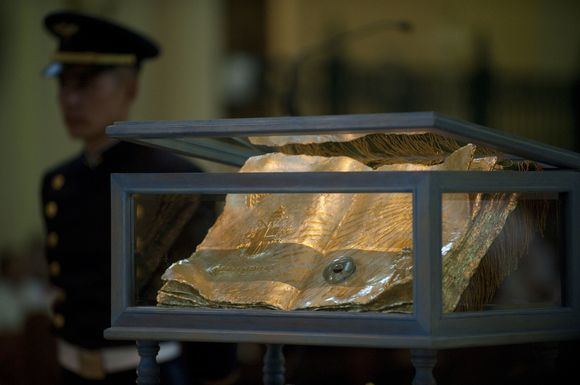 Kolumbijoje rodoma ampulė su velionio popiežiaus Jono Pauliaus II krauju