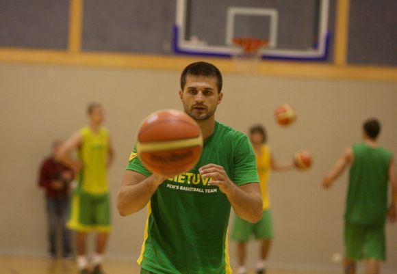 L.Kleiza
