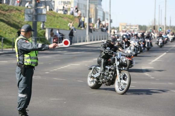 Policija sako, kad motociklininkai Vilniuje važinėja drausmingiau