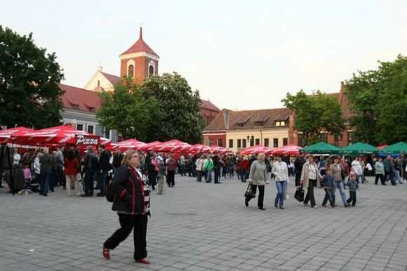 Penktadienį prasidėjusi šventė „Kauno dienos 2009“ ir antrąją dieną, šeštadienį, kviečia nebijoti lietaus.