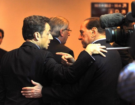 Prancūzijos prezidentas Nicolas Sarkozy (kairėje) su Italijos premjeru Silvio Berlusconi.