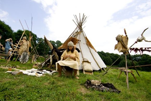Festivalis „Gyvosios archeologijos dienos Kernavėje“ šiemet bus surengtas tryliktąjį kartą.