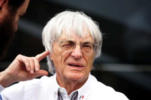 B.Ecclestone'o teigimu, pakeisti taisykles dar šiame sezone atimtų per daug laiko ir būtų per daug sudėtinga.