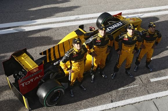 &bdquo;Reuters&ldquo;/&bdquo;Scanpix&ldquo; nuotr./2010 metų &bdquo;Renault&ldquo; komandos bolidas R30