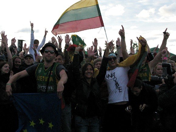 Lietuviai festivalyje „Heineken Open‘er“ giedojo tautišką giesmę.