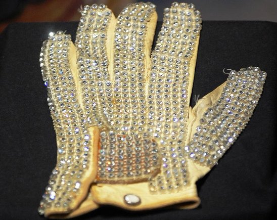 Parduota Michaelo Jacksono pirštinė
