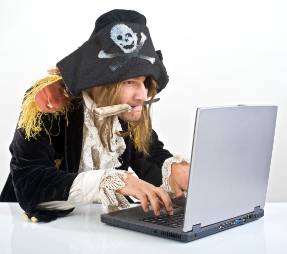 „Piratavimo mokestis“ nelegalaus turinio internete platintojams suteiktų indulgenciją. 