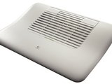 Gamintojo nuotr./Ne&scaron;iojamojo kompiuterio au&scaron;intuvas &bdquo;Logitech Cooling pad N100&ldquo;.
