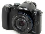 Gamintojo nuotr./„Samsung NX10“.