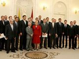 Irmanto Gelūno/15min.lt nuotr./Prezidentė Dalia Grybauskaitė su Lietuvos krepšinio rinktine.