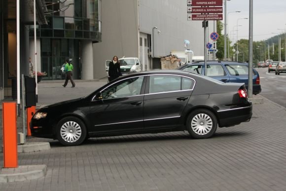 V.Milėnas darbo reikalais važinės vienu iš savivaldybės limuzino klasės automobilių.