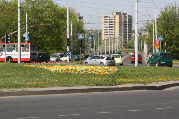 Žiedinėje sankryžoje ties Šv. Petro ir Povilo bažnyčia šviesoforų neliks – projektuotojai pripažino klydę.