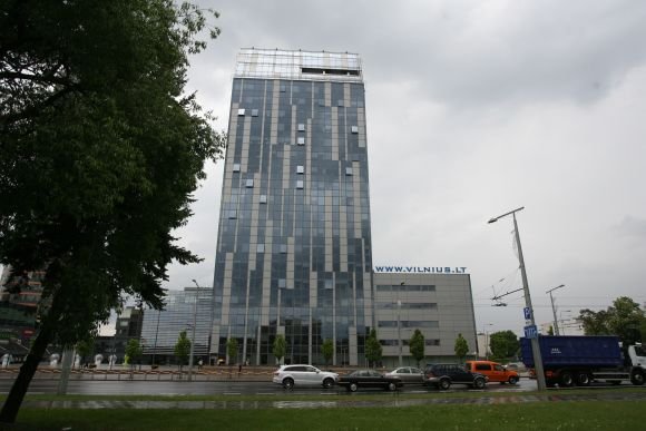 Sostinės savivaldybės taryba nukirpo dar 7 proc. nuo šių metų biudžeto. 