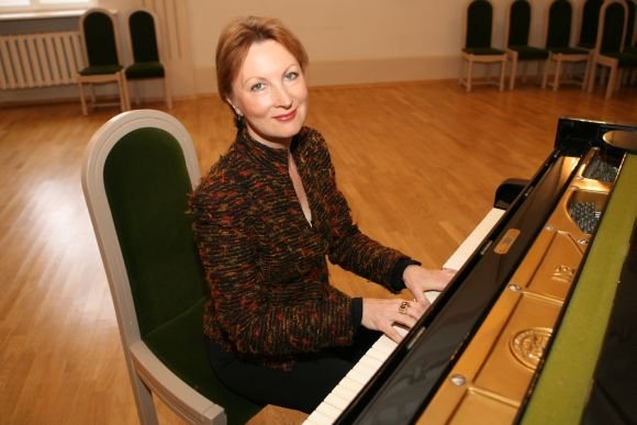 M.Rubackytė prisipažįsta, kad groti scenoje su kitais muzikais jai yra didžiulė laimė.