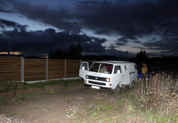 Įtariamojo automobilis, kuriuo, kaip manoma, buvo naudojamasi nušaunant teisėją J.Furmanavičių, pirmadienį rastas pakaunėje.