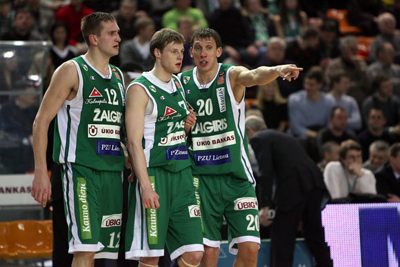 „Žalgiris“ sunkiai įveikė Utenos ekipą.