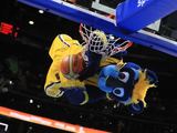 NBA komandų talismanų pasirodymas