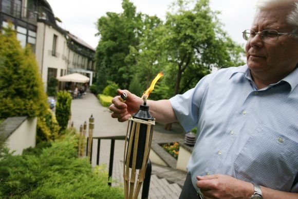 Kauno viešbučiai akcijai ruošėsi iš anksto: pasirūpino papildomomis žvakių, deglų atsargomis, tad teritorija ir vidus neskendėjo visiškoje tamsoje.