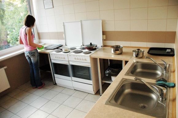 Šis VDU bendrabutis vasarą bus remontuojamas. Jame norėję per atostogas likti studentai persikėlė į kitą universiteto bendrabutį.